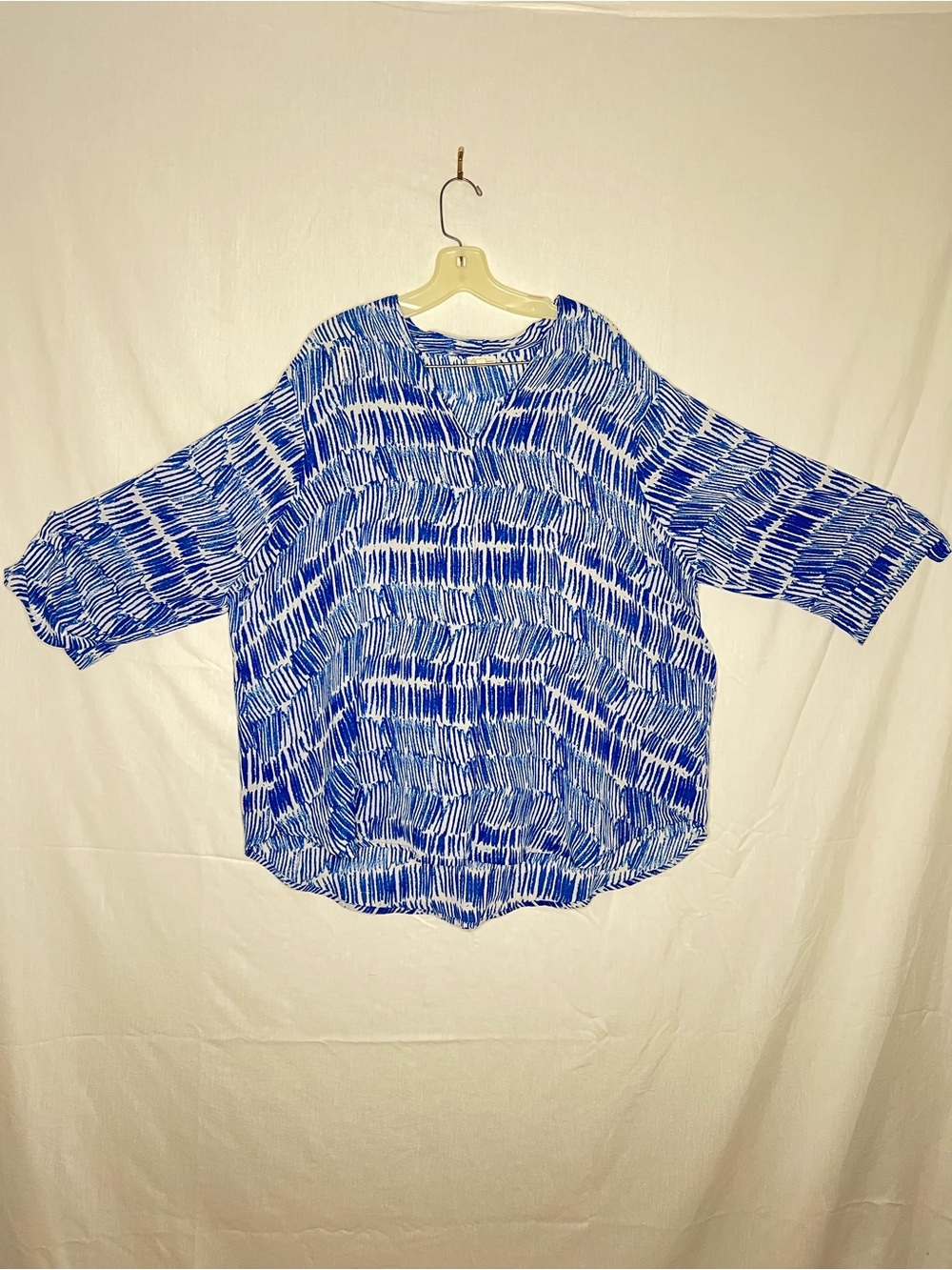 Anthra Femme 2X Blue & White Abstract Print Blouse – Lightweight